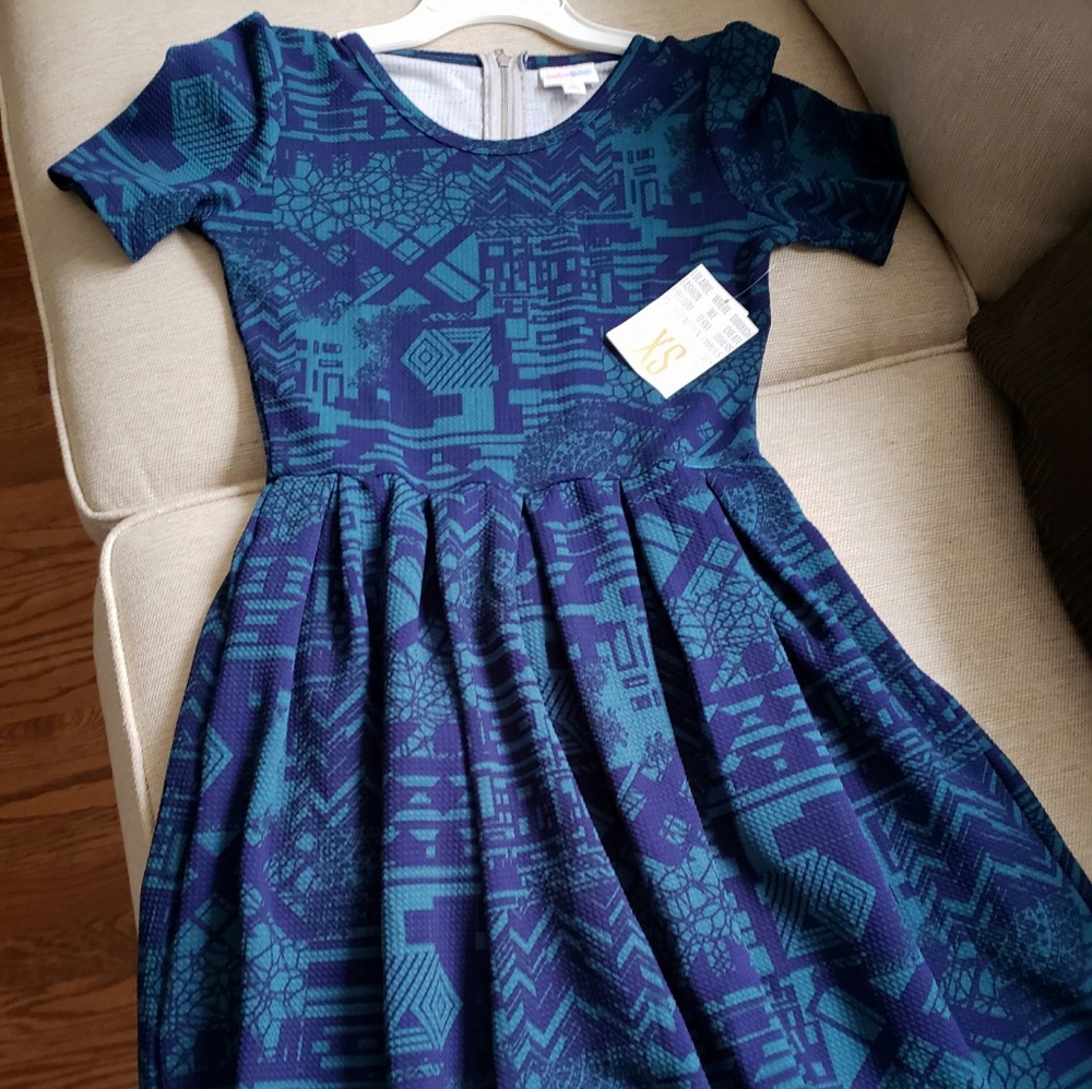 Xs LuLaRoe Amelia